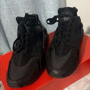 Nike Men's All-Black Sneakers